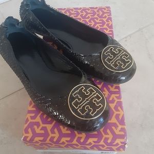 TORY BURCH Reva black snake texture 8.5